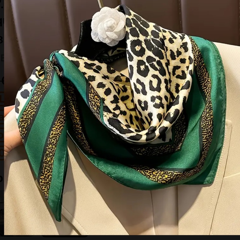 MWT Vici Green And Leopard Print Scarf